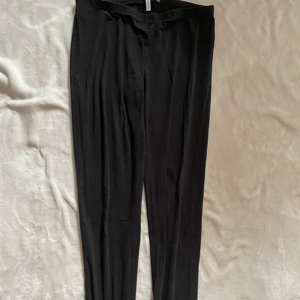 Black Relativity large leggings